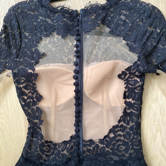 Chantal Teman Designer Lace Dress - Picture 4 of 5